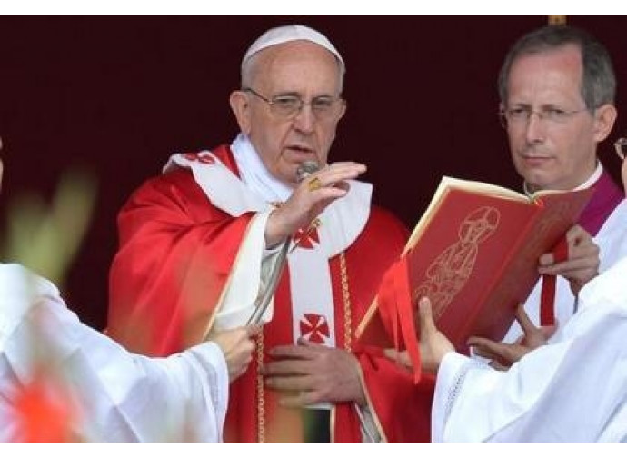 Papa alla messa di Pentecoste